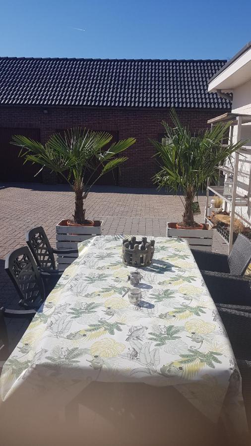 Ibiza Land Lommel Villa Bagian luar foto